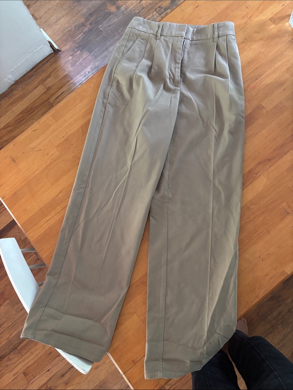 Wilfred Wide-Leg Pleated Trousers in Olive Tan